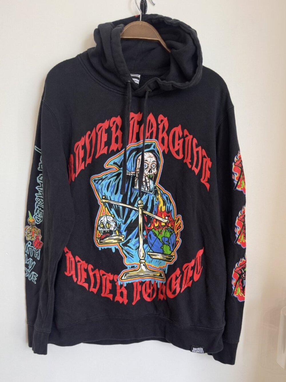 BROKEN PROMISES (NEVER FORGIVE, NEVER FORGET) MEN'S SWEATER SIZE MEDIUM